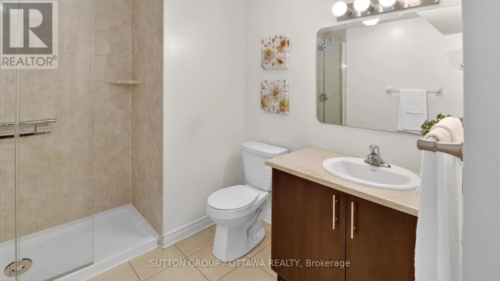 104 PASSAGEWAY PRIVATE