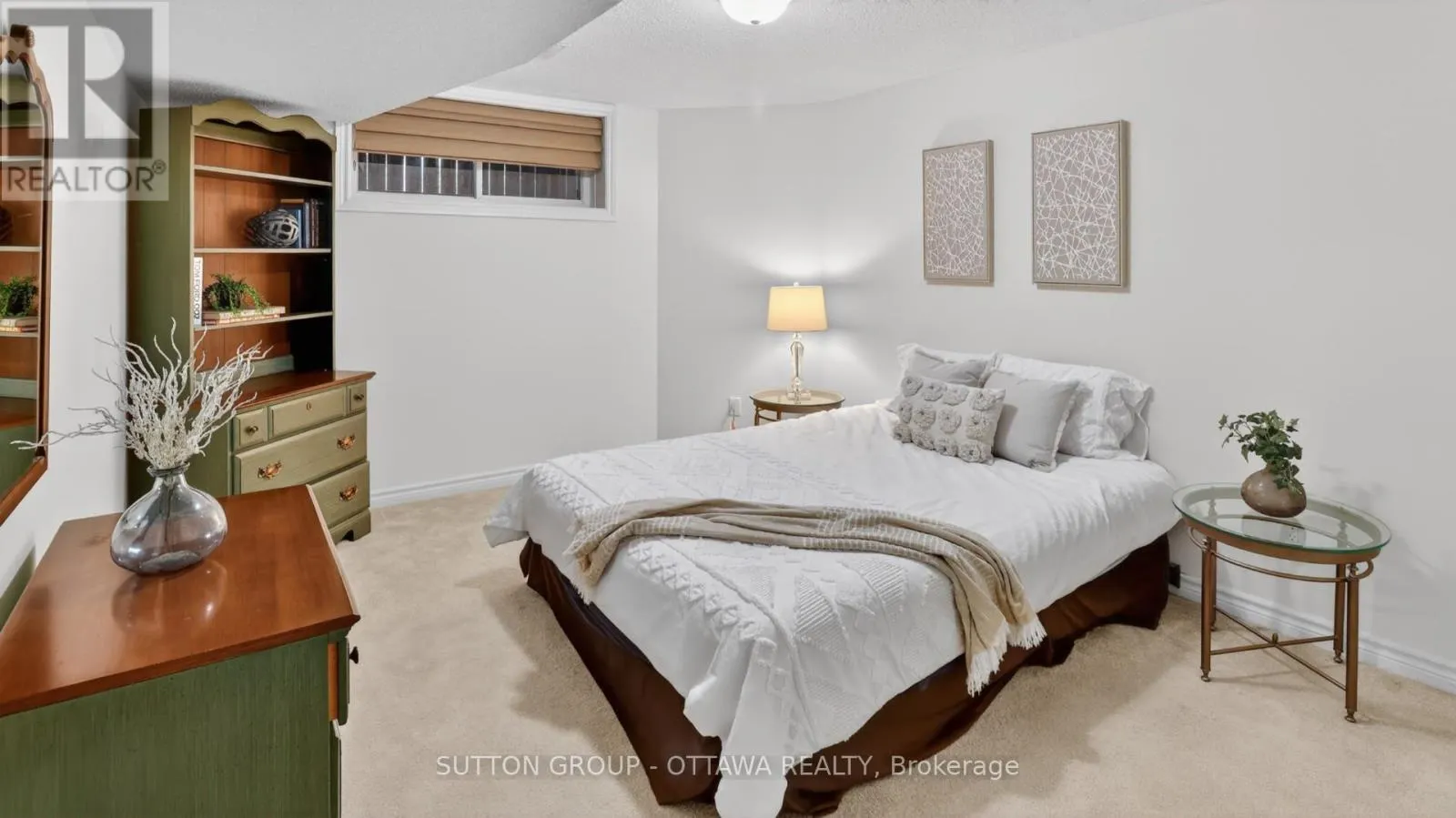 104 PASSAGEWAY PRIVATE