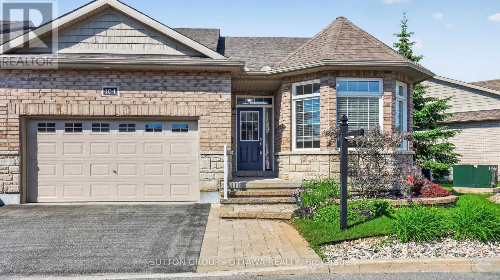 104 PASSAGEWAY PRIVATE