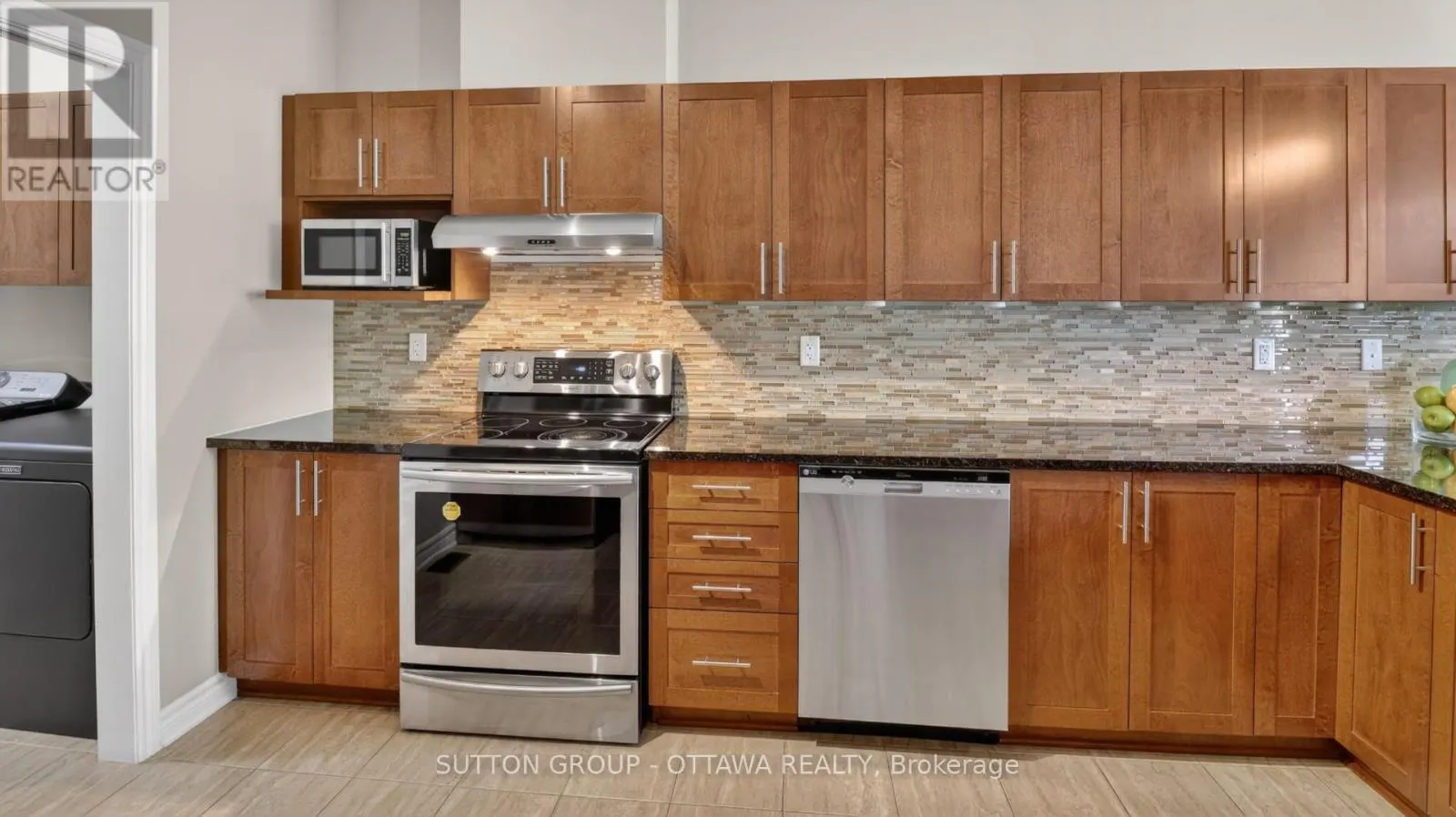 104 PASSAGEWAY PRIVATE