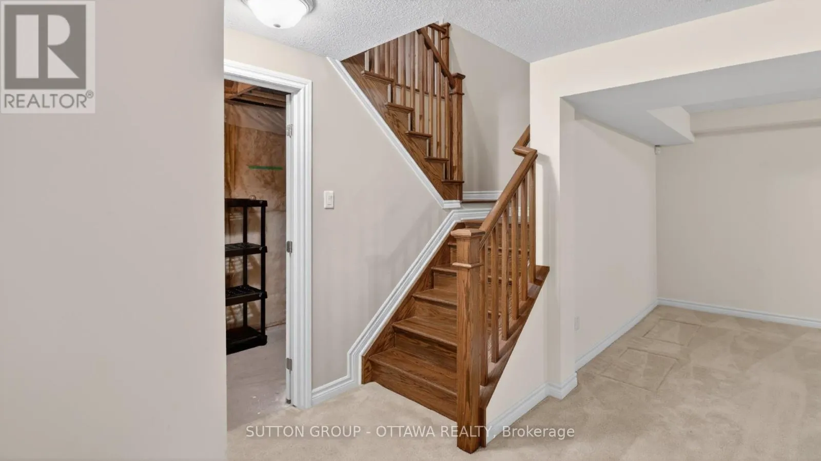 104 PASSAGEWAY PRIVATE