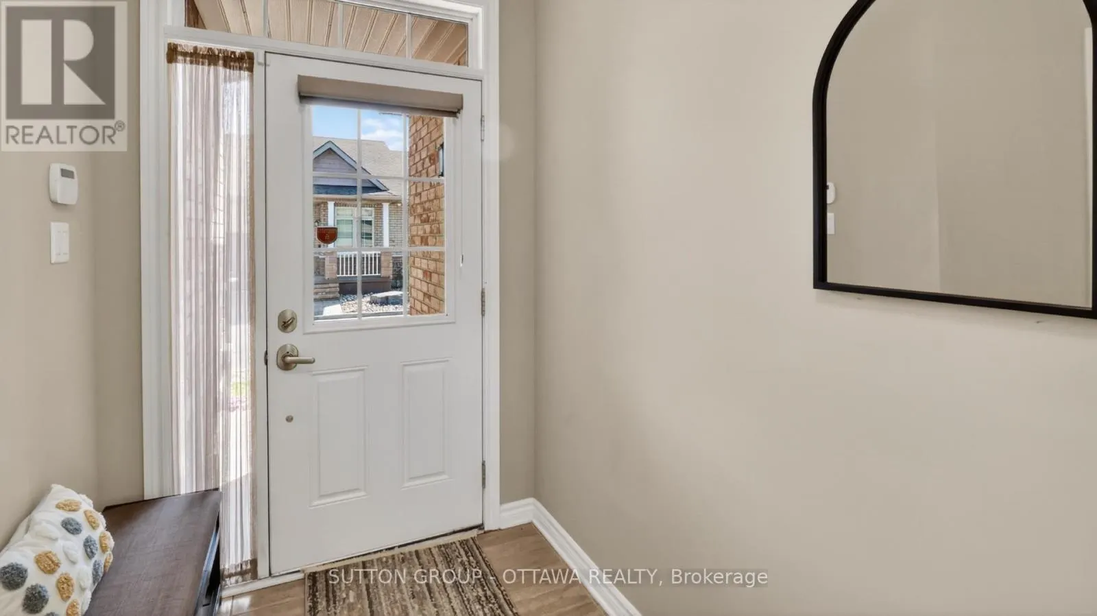 104 PASSAGEWAY PRIVATE