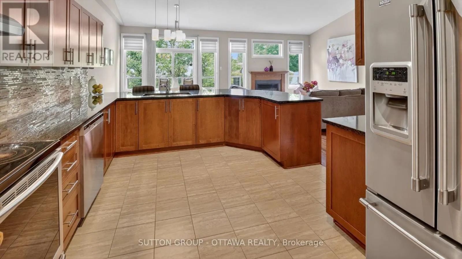 104 PASSAGEWAY PRIVATE