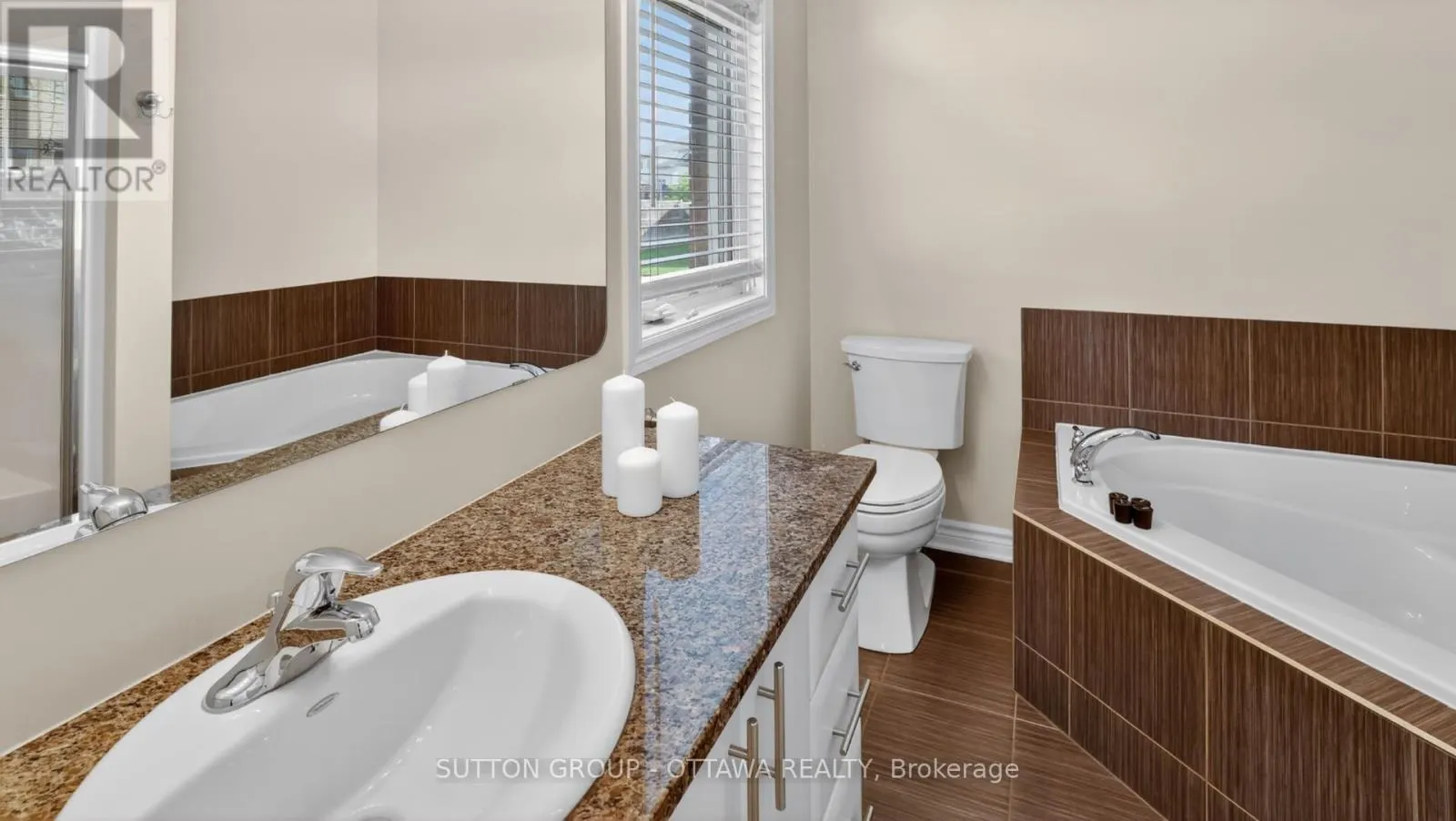 104 PASSAGEWAY PRIVATE