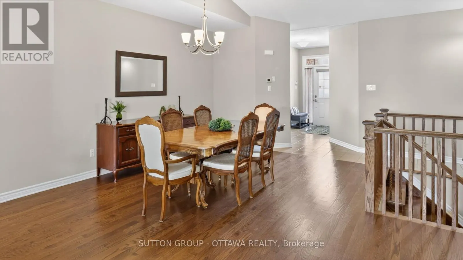 104 PASSAGEWAY PRIVATE