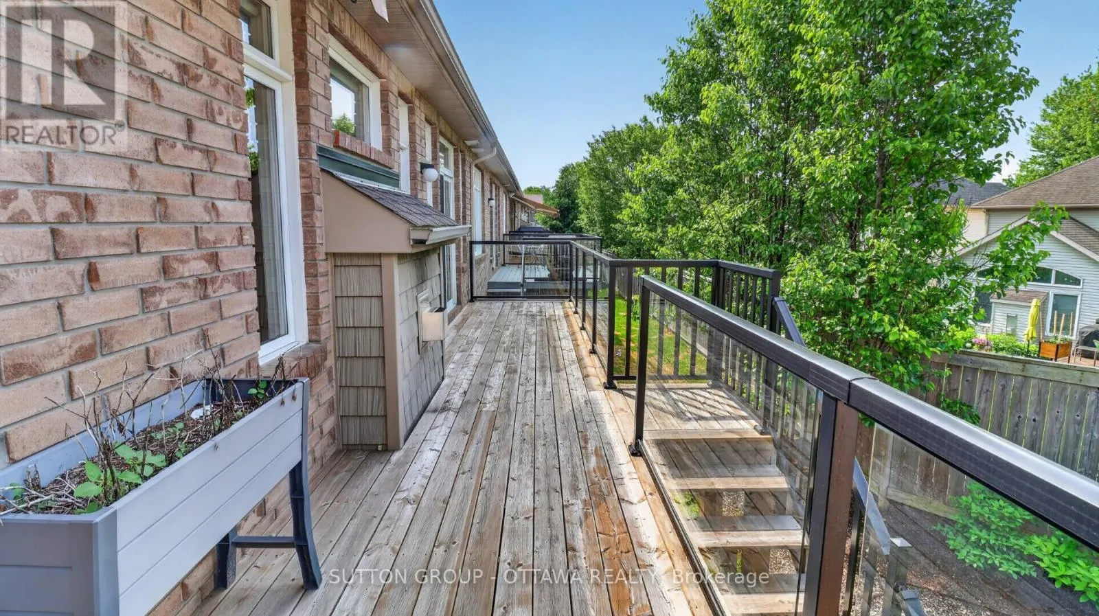 104 PASSAGEWAY PRIVATE