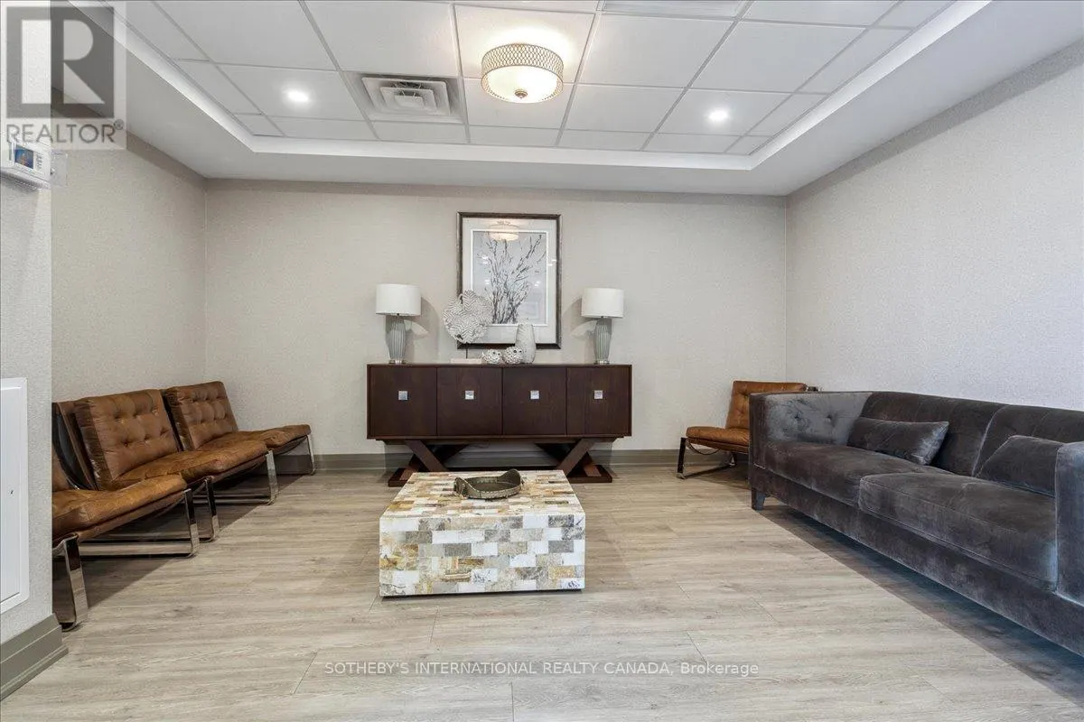 633 - 101 SHOREVIEW PLACE