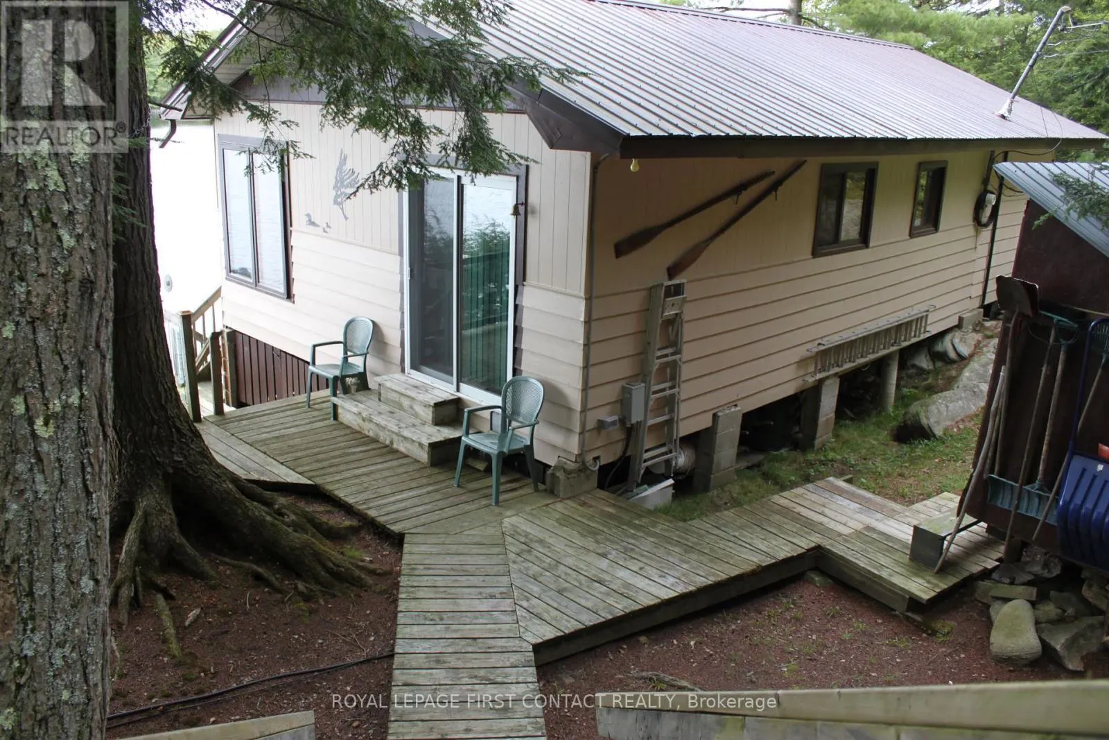 10 HEALEY LAKE ROAD