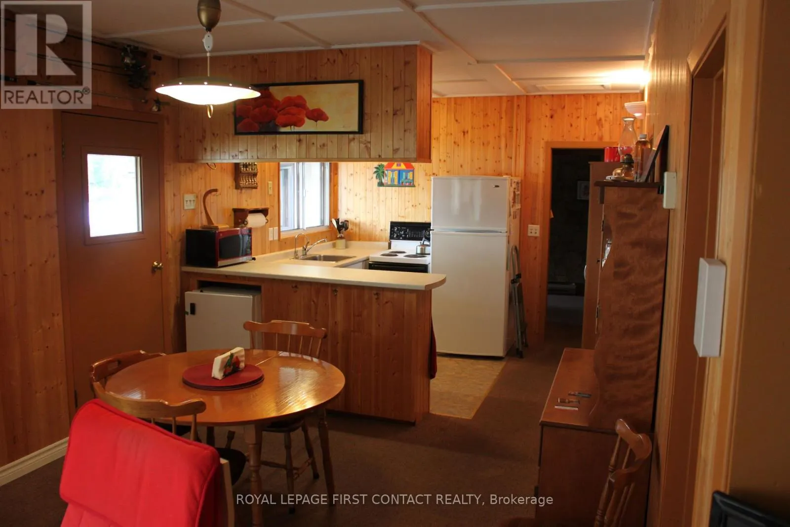10 HEALEY LAKE ROAD