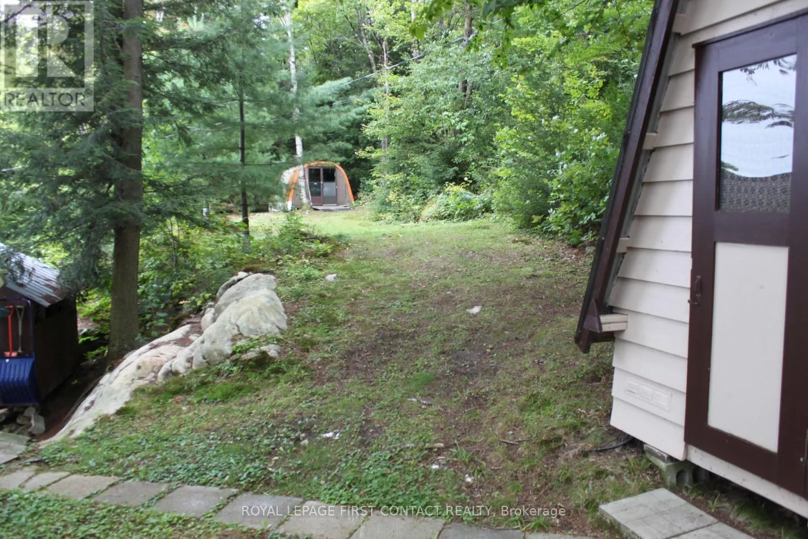 10 HEALEY LAKE ROAD