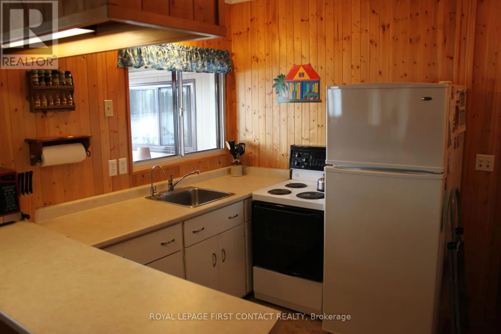10 HEALEY LAKE ROAD