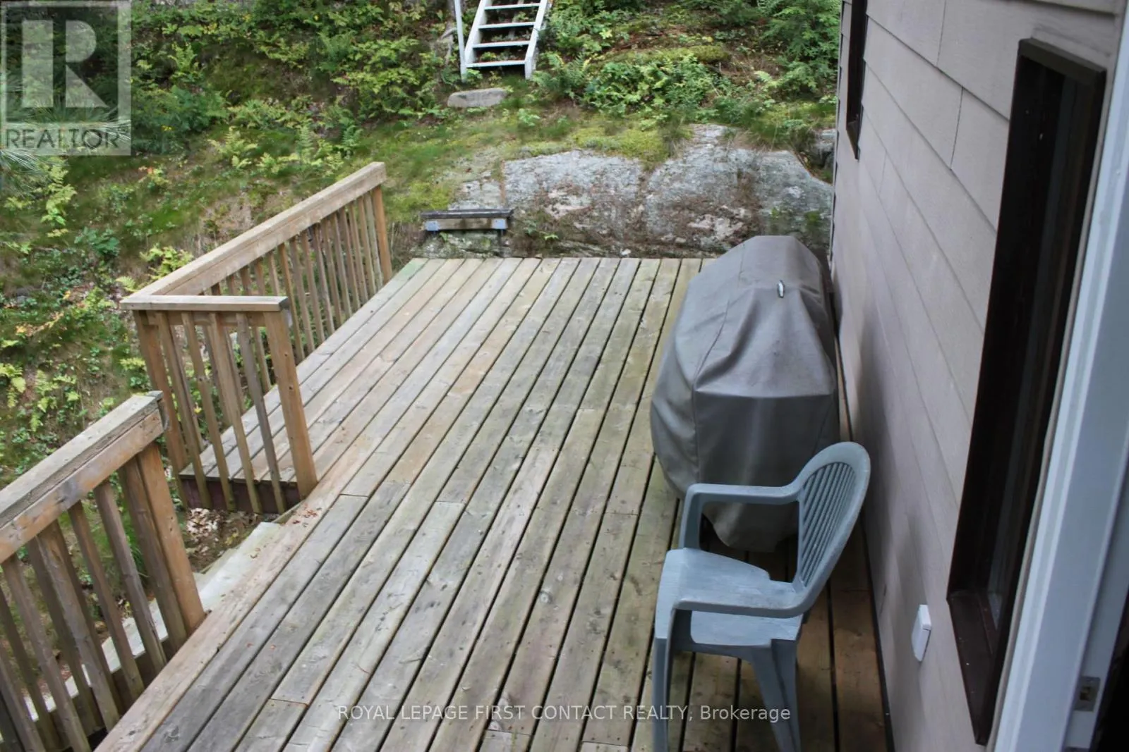 10 HEALEY LAKE ROAD
