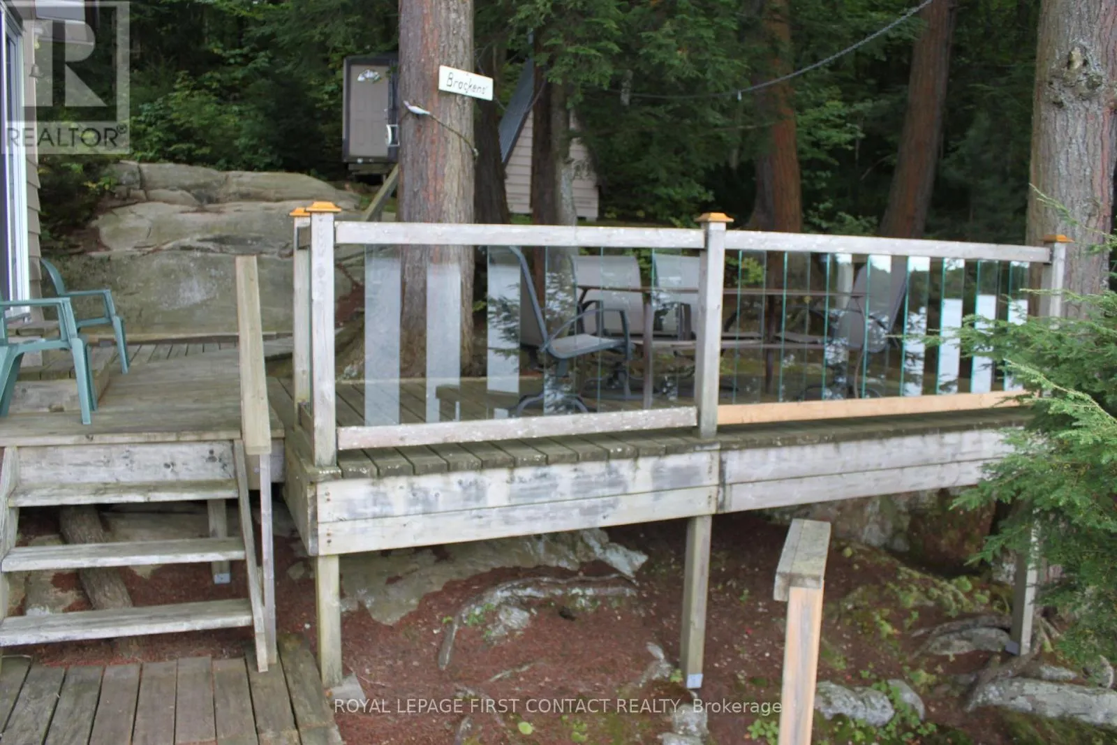 10 HEALEY LAKE ROAD