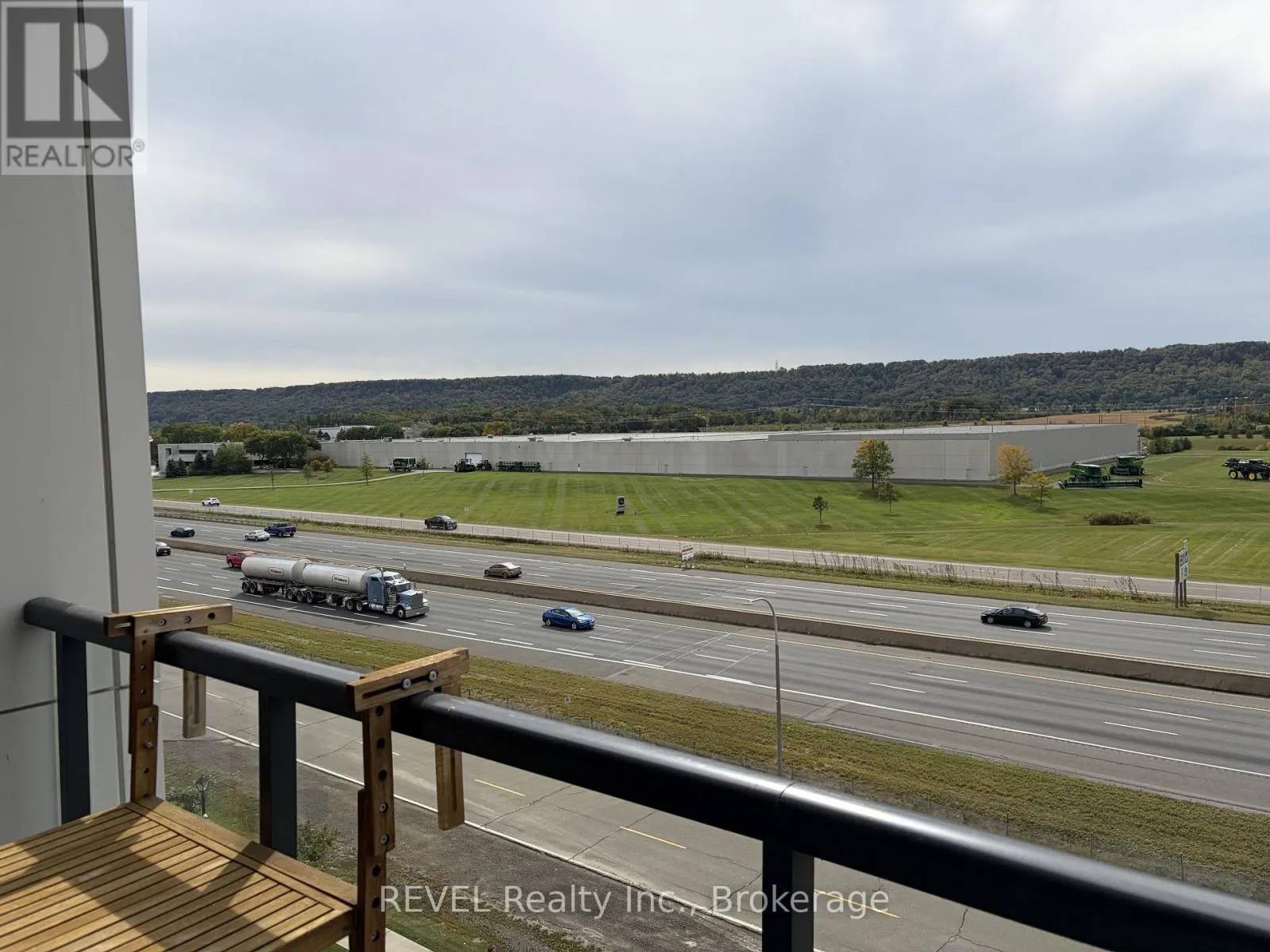 501 - 550 NORTH SERVICE ROAD #501
