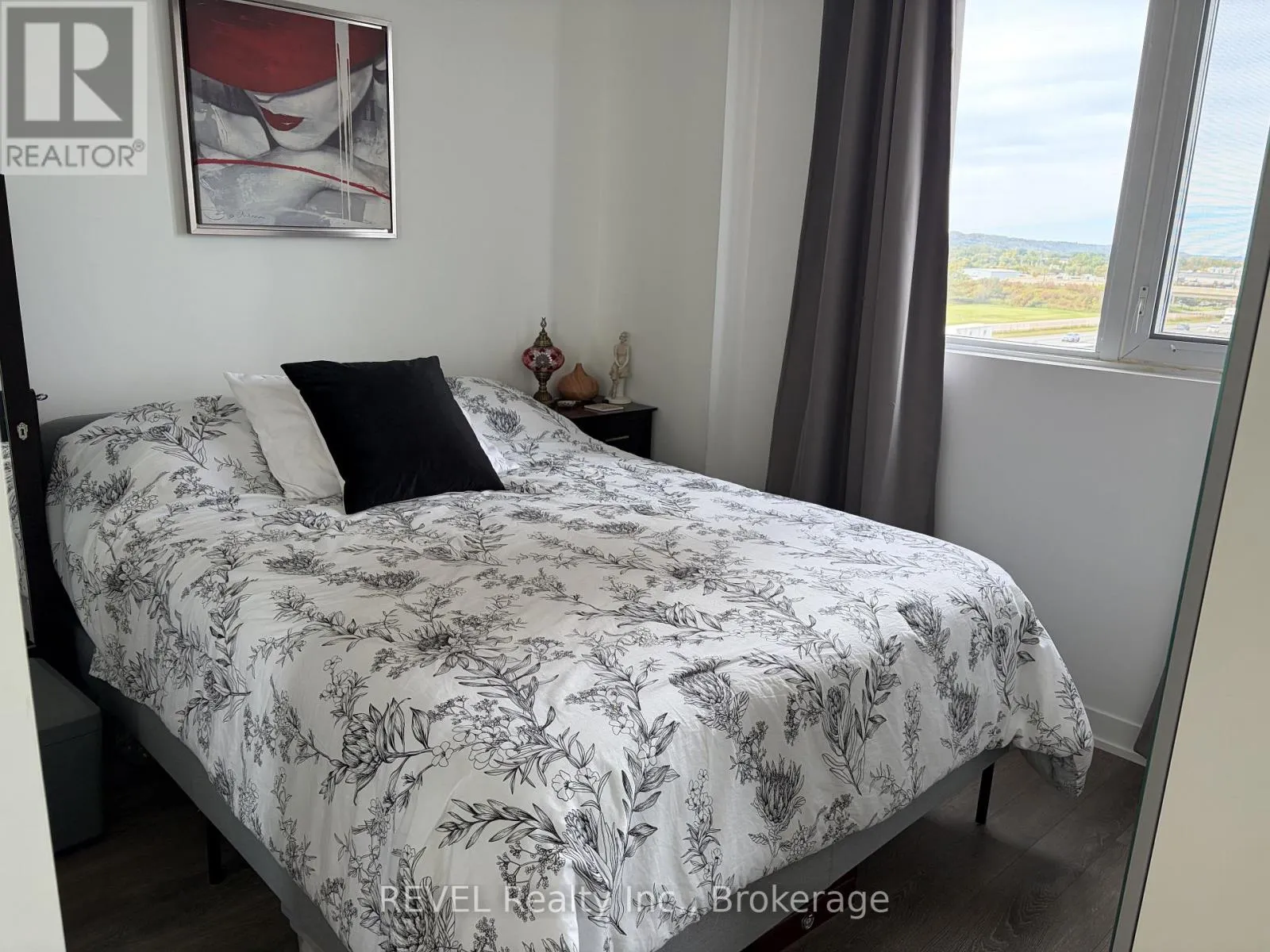 501 - 550 NORTH SERVICE ROAD #501