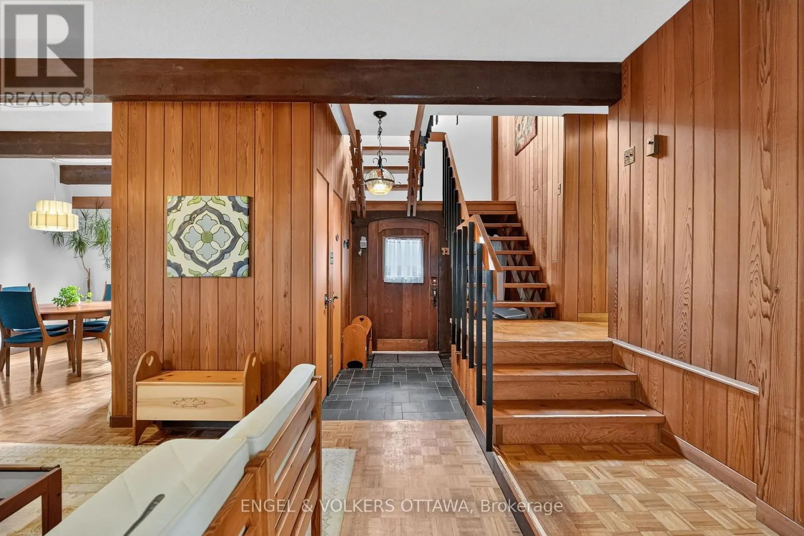 2101 ALTA VISTA DRIVE