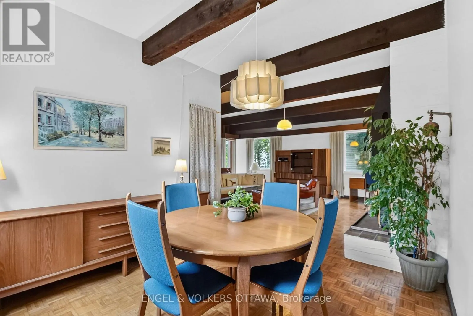 2101 ALTA VISTA DRIVE