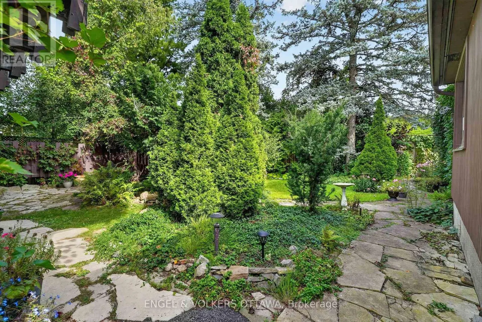 2101 ALTA VISTA DRIVE