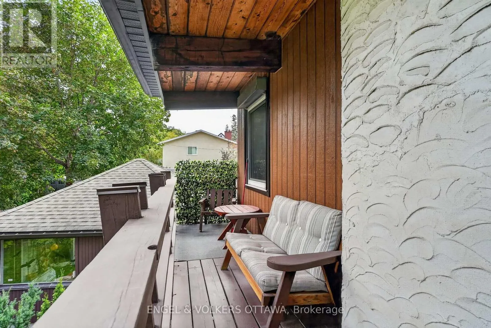 2101 ALTA VISTA DRIVE