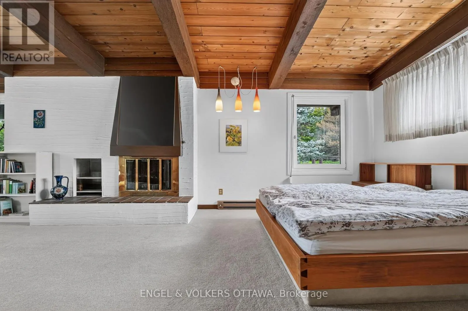 2101 ALTA VISTA DRIVE