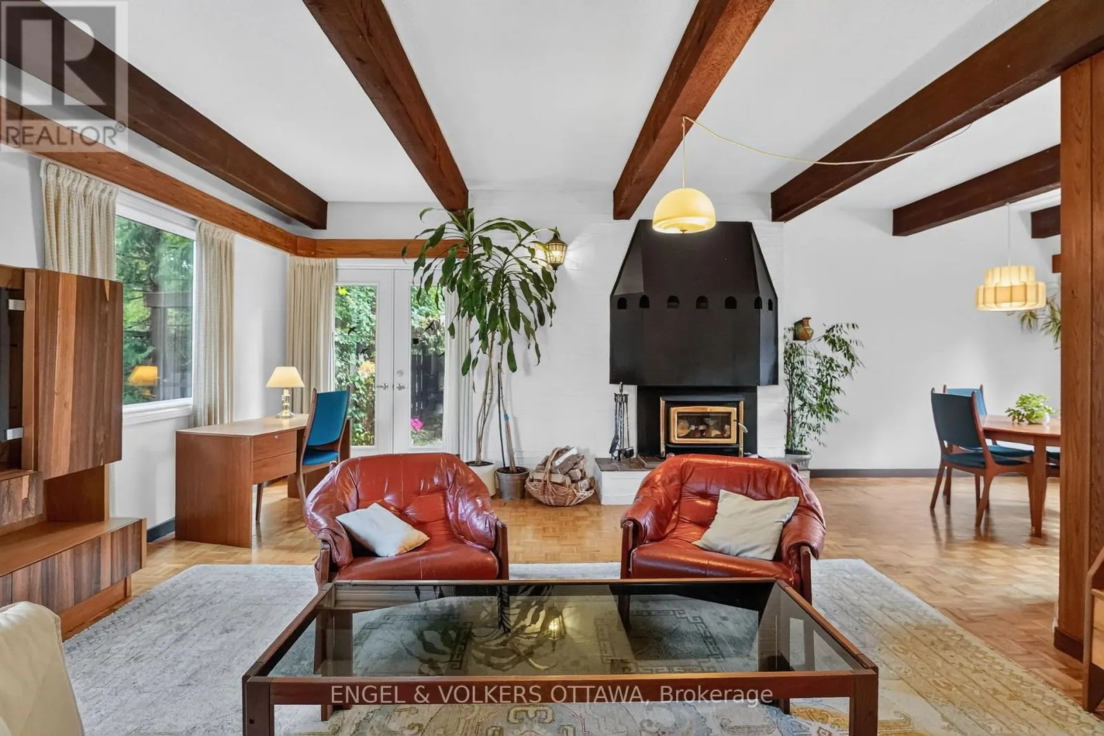 2101 ALTA VISTA DRIVE