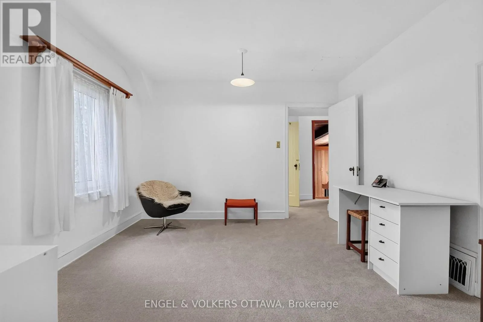 2101 ALTA VISTA DRIVE