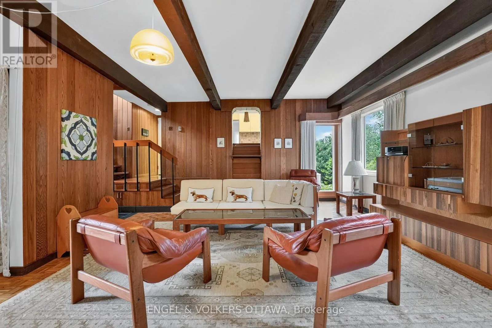 2101 ALTA VISTA DRIVE