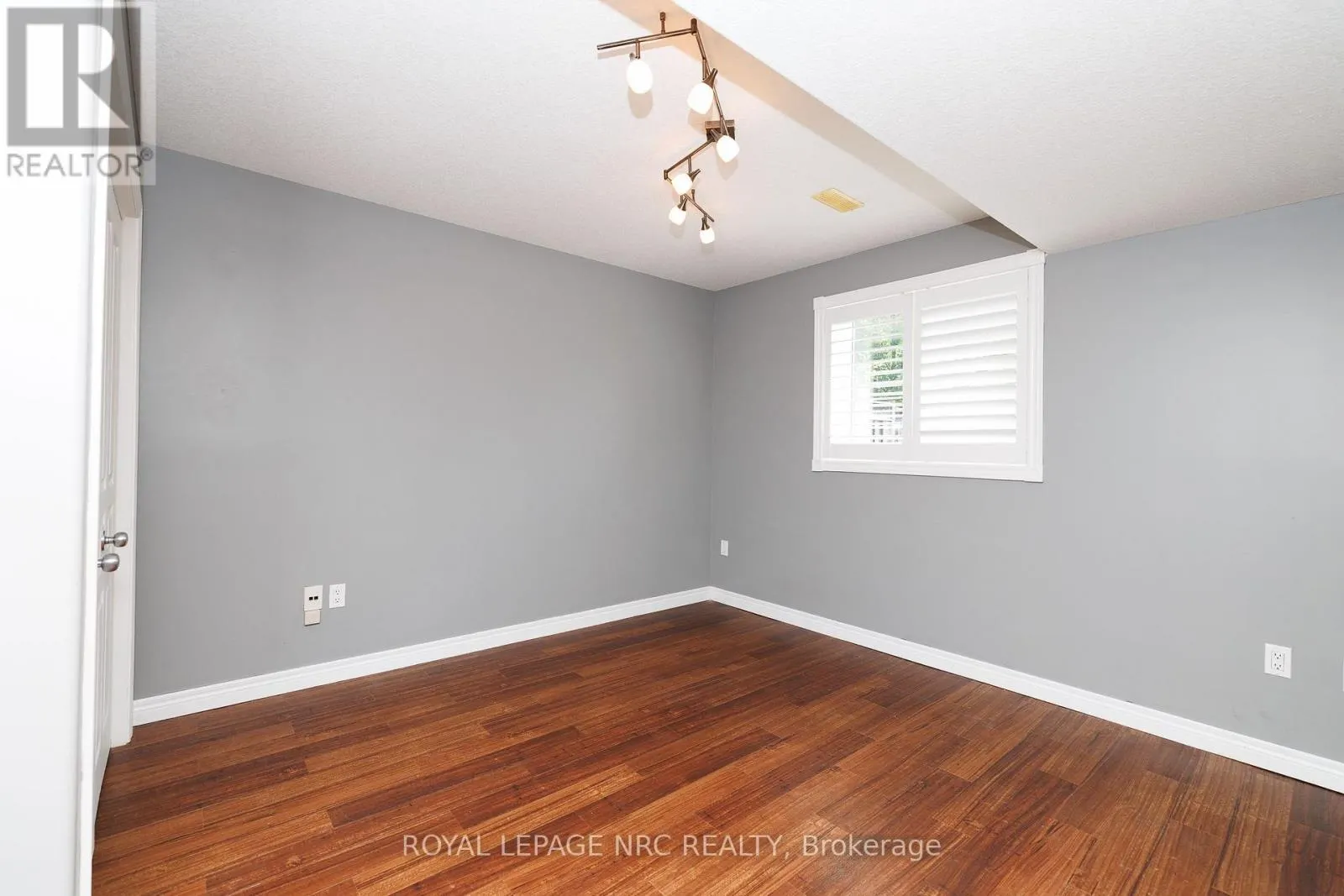 8532 HEIKOOP CRESCENT