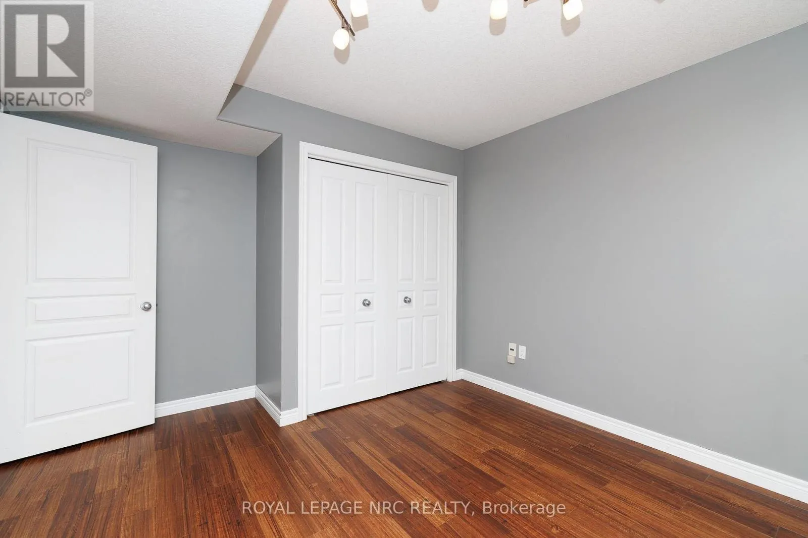 8532 HEIKOOP CRESCENT