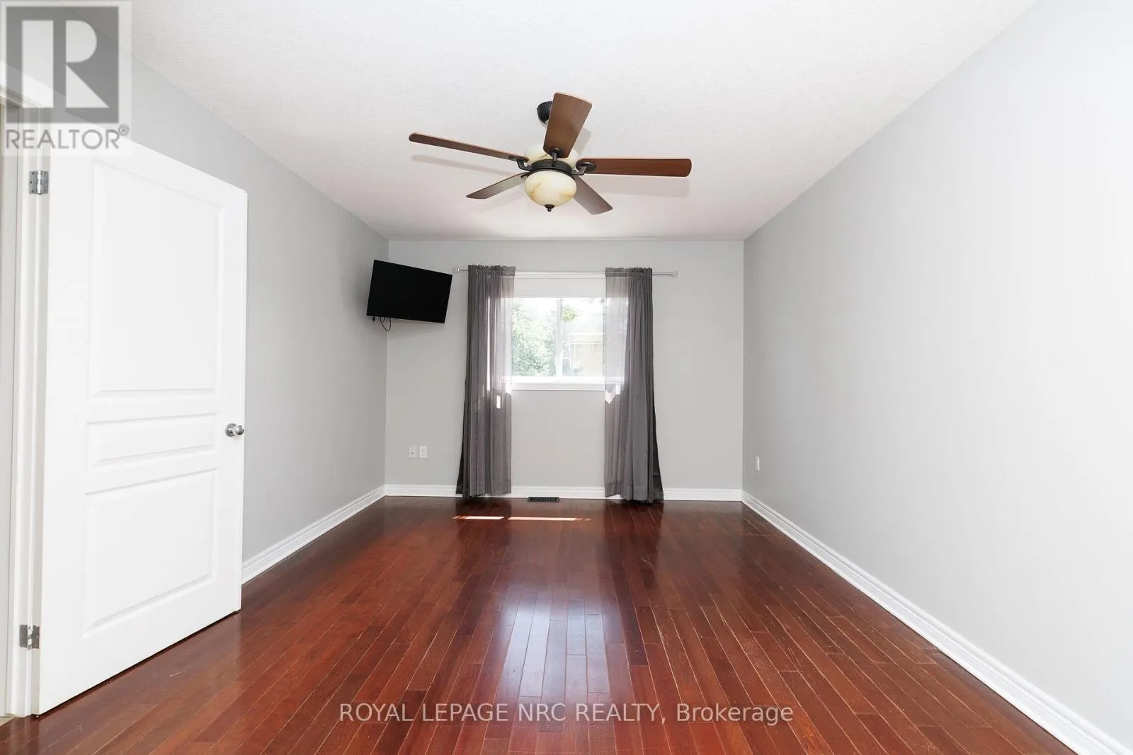 8532 HEIKOOP CRESCENT