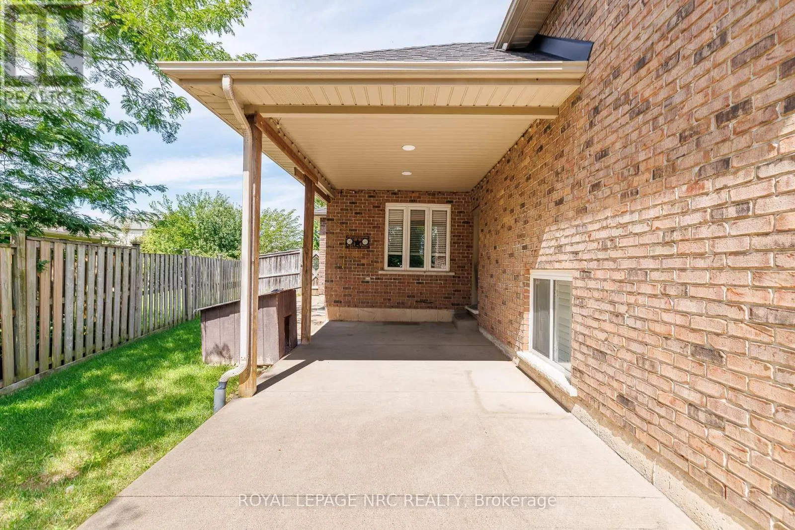 8532 HEIKOOP CRESCENT