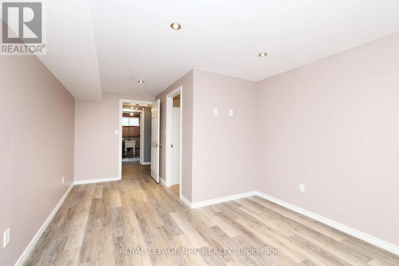 8532 HEIKOOP CRESCENT