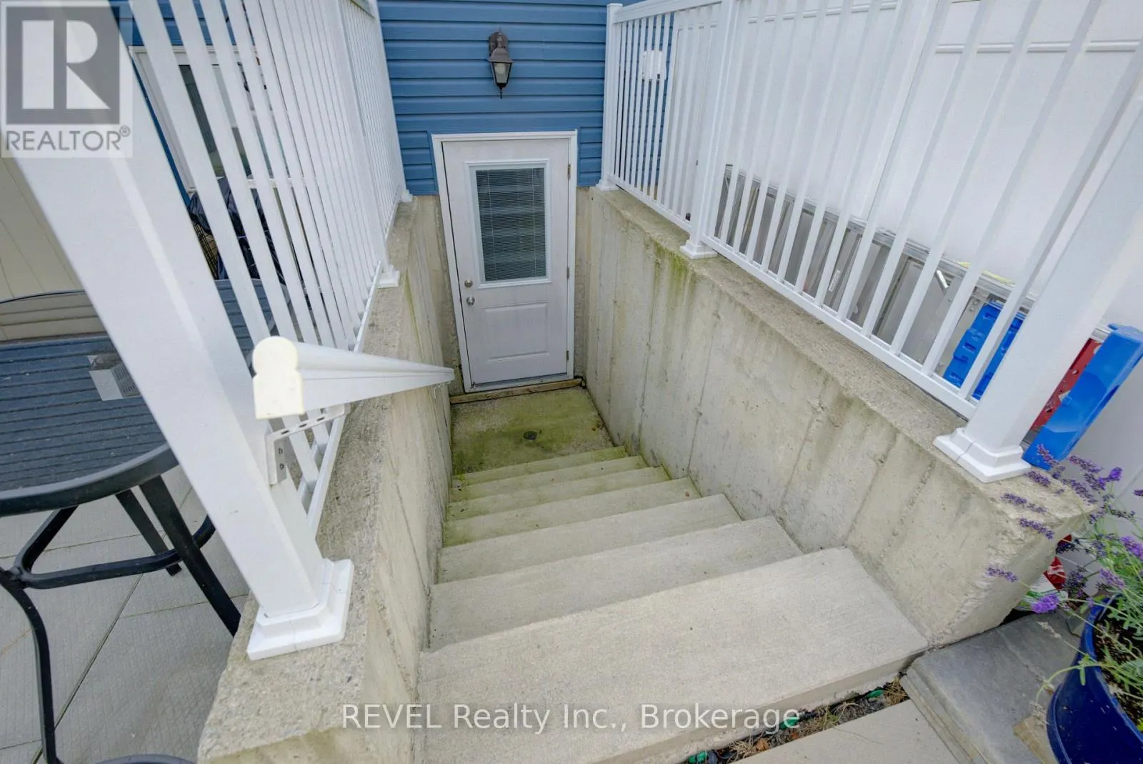 3600 HIBBARD STREET