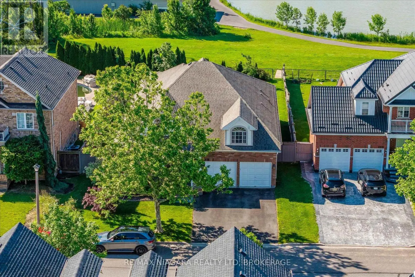 404 WRIGHT CRESCENT