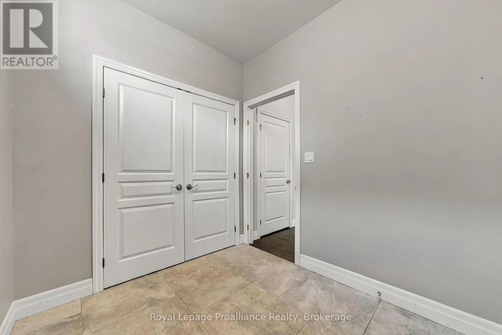 23 CREWS CRESCENT