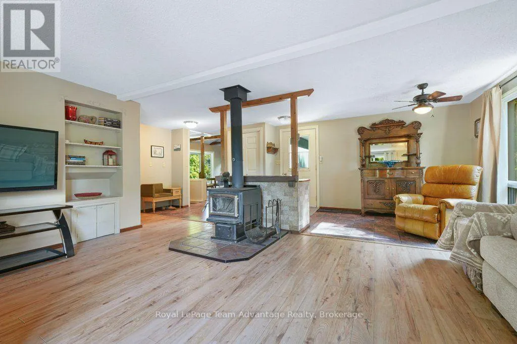 4 SWORDS ROAD