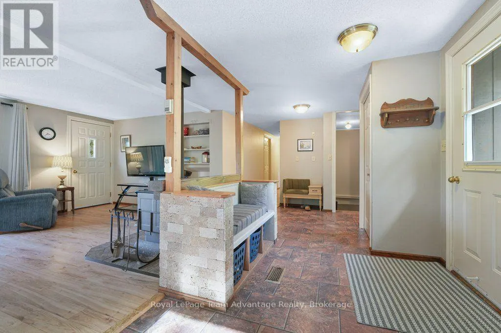4 SWORDS ROAD