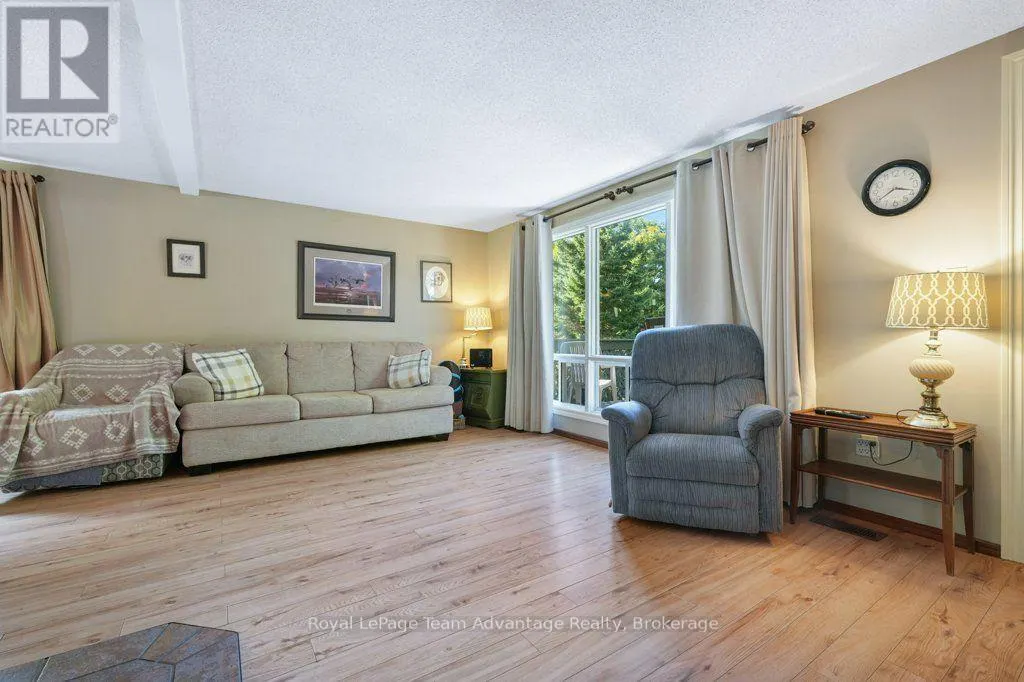 4 SWORDS ROAD