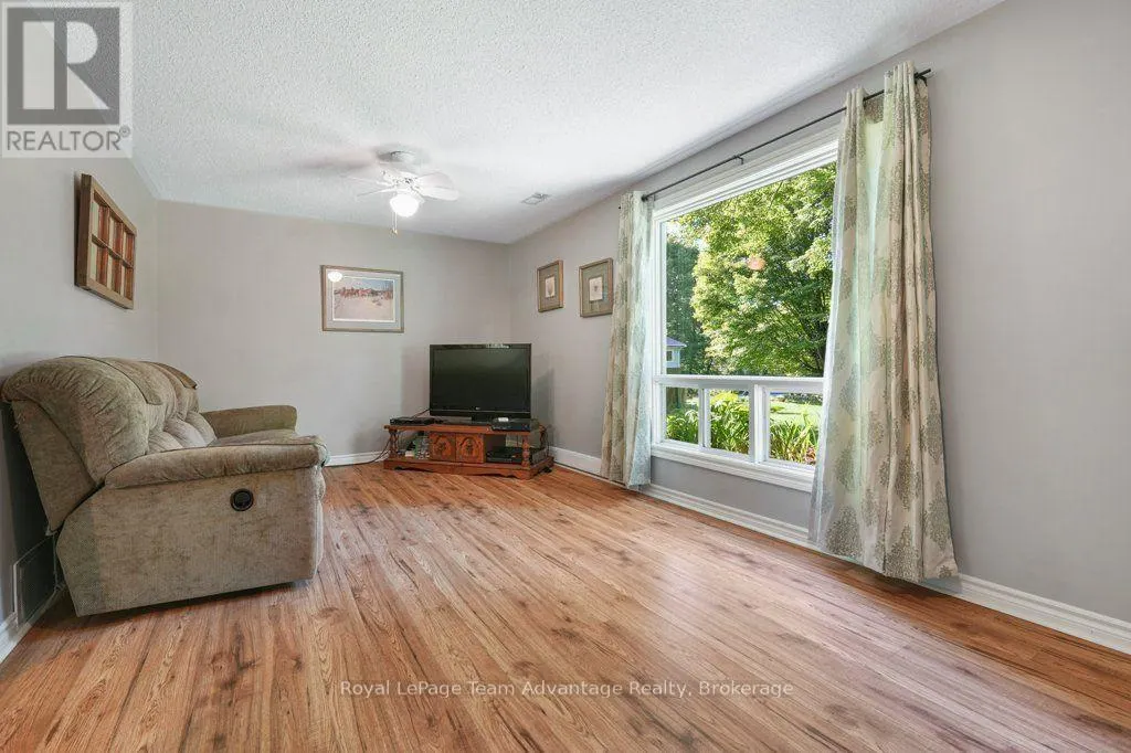4 SWORDS ROAD