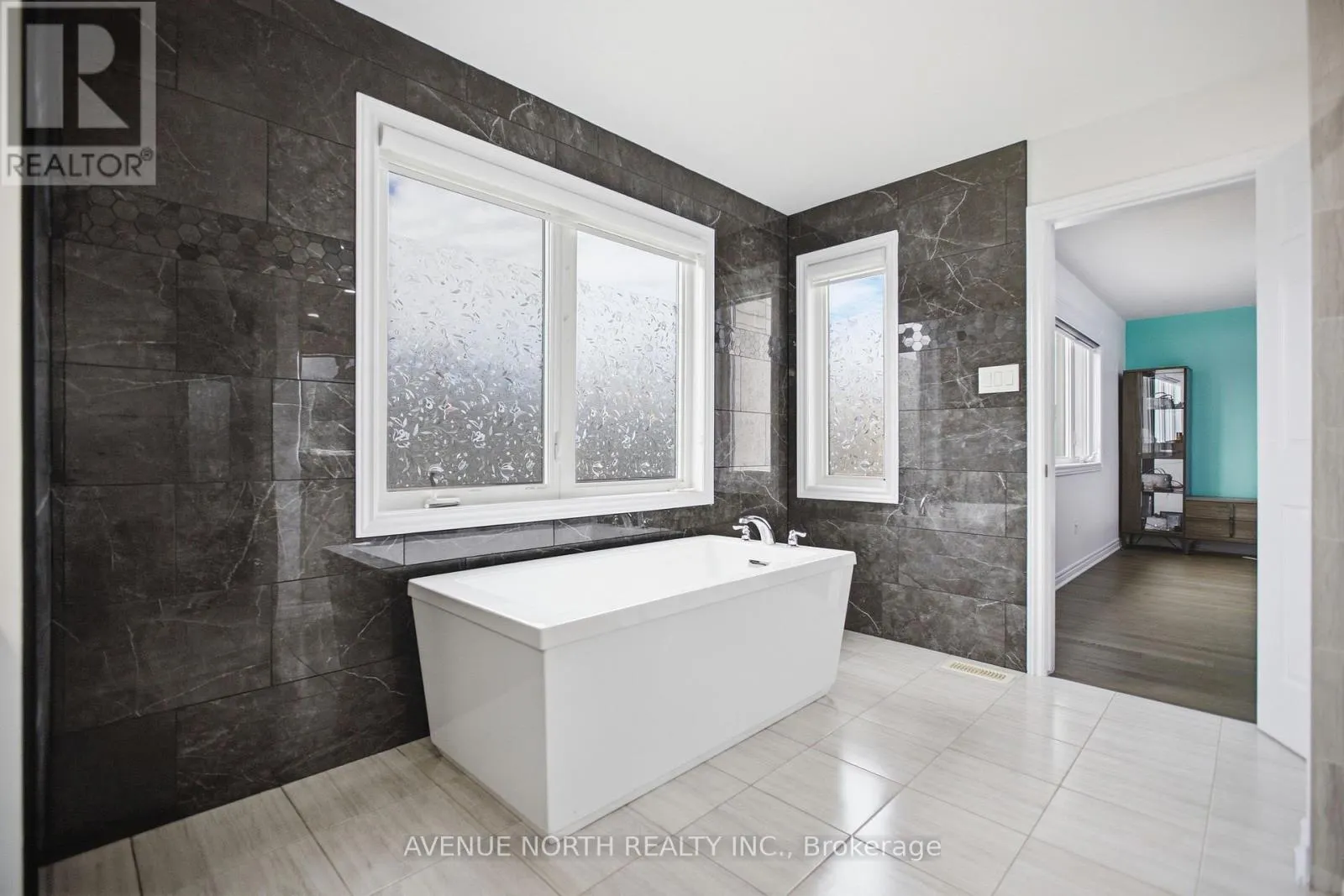 834 REGULUS RIDGE