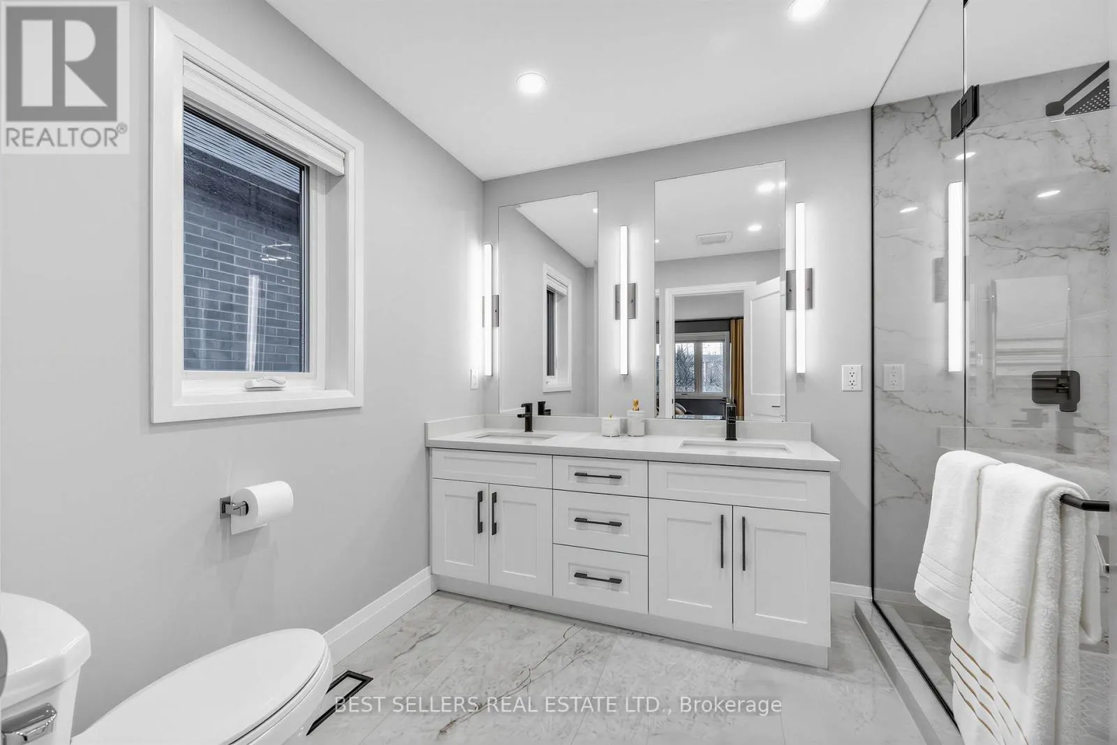 395 KLEIN CIRCLE