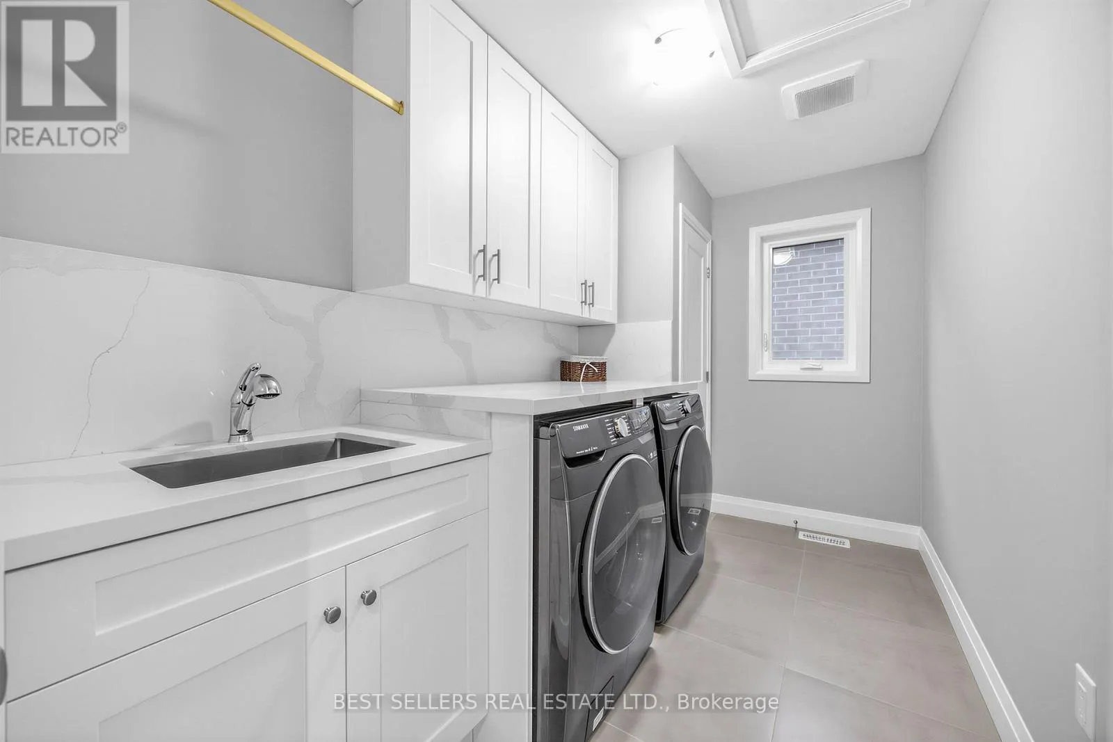 395 KLEIN CIRCLE