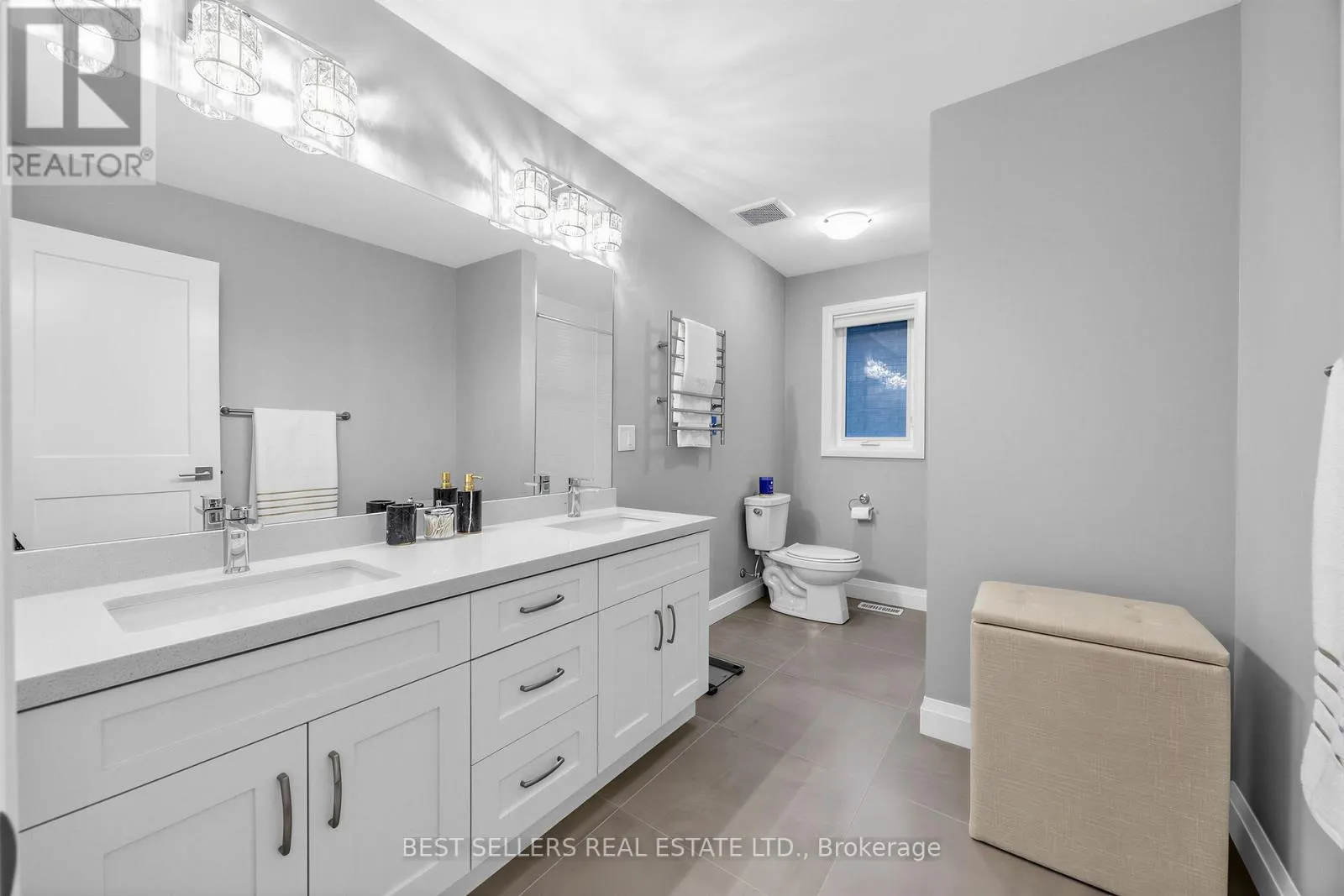 395 KLEIN CIRCLE