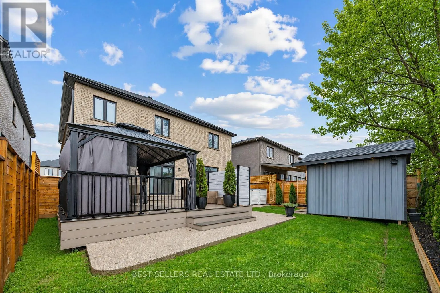 395 KLEIN CIRCLE