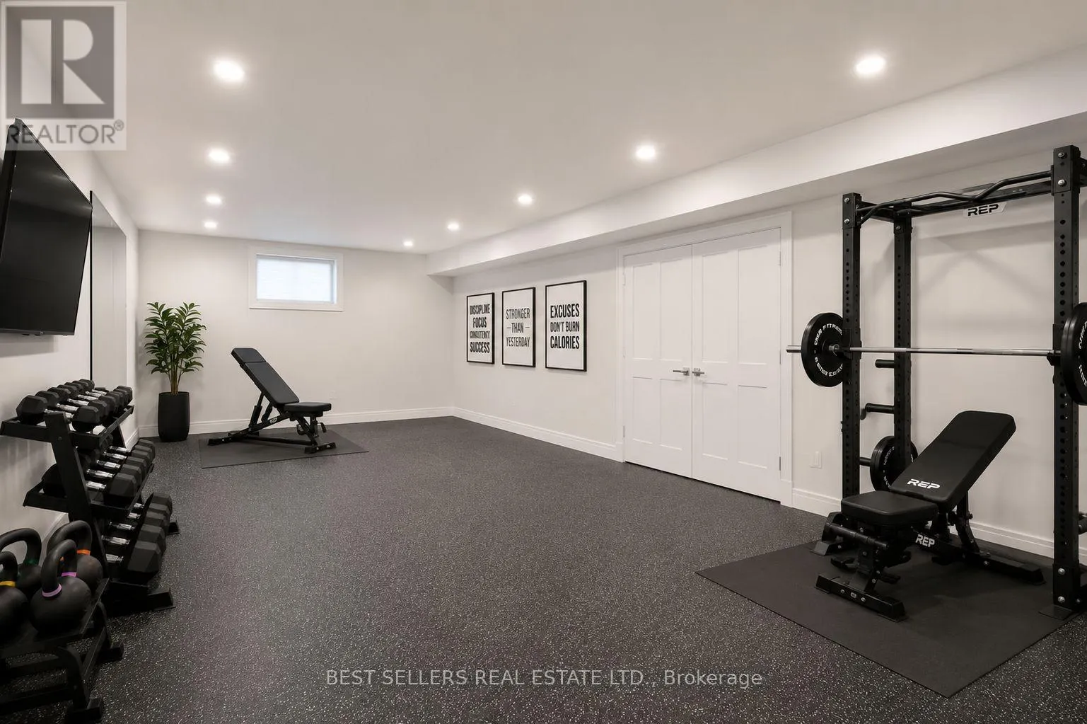 395 KLEIN CIRCLE