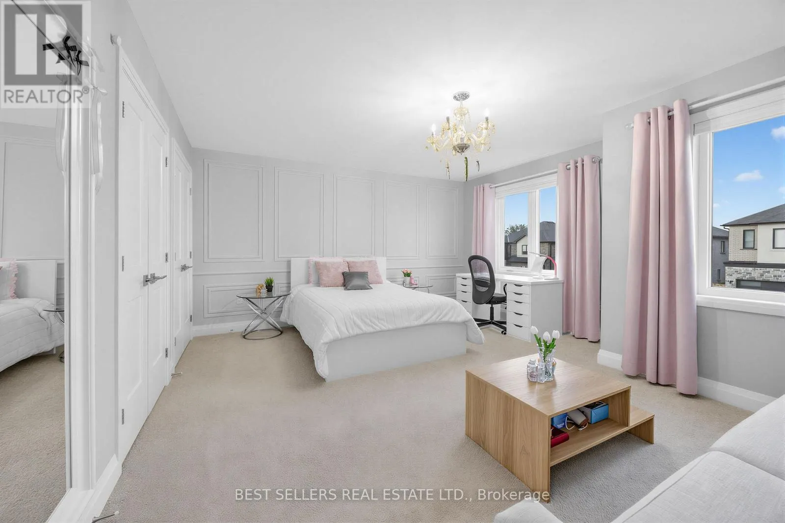 395 KLEIN CIRCLE