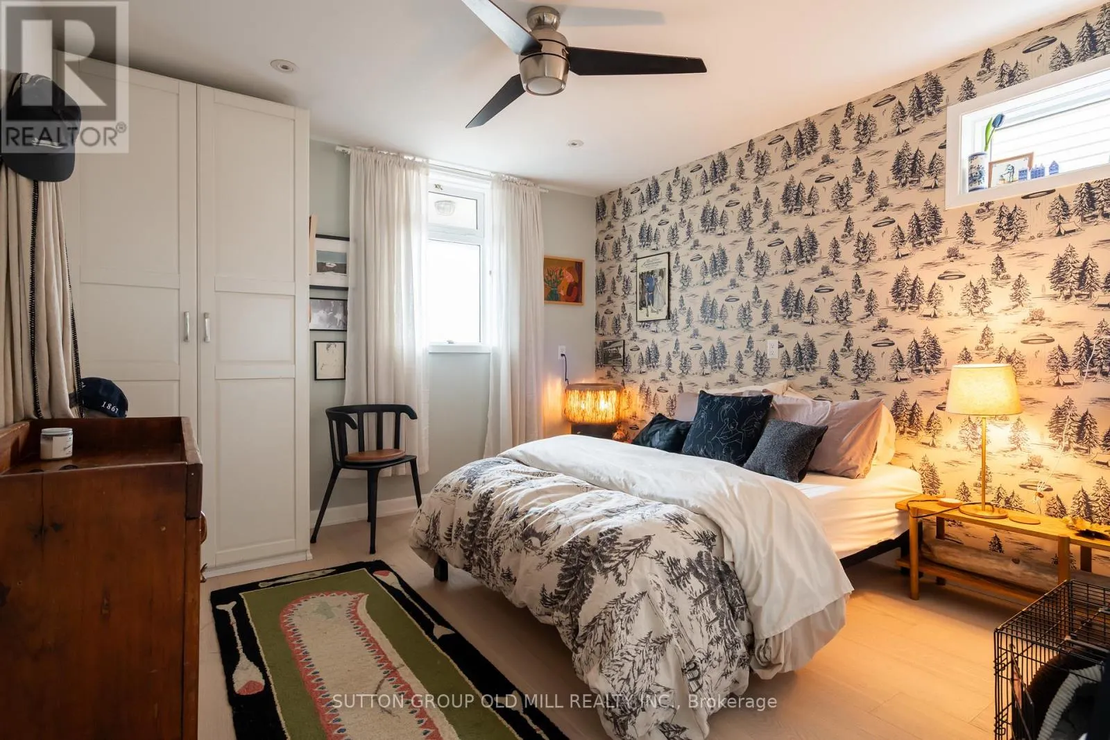25 LAKESHORE ROAD W