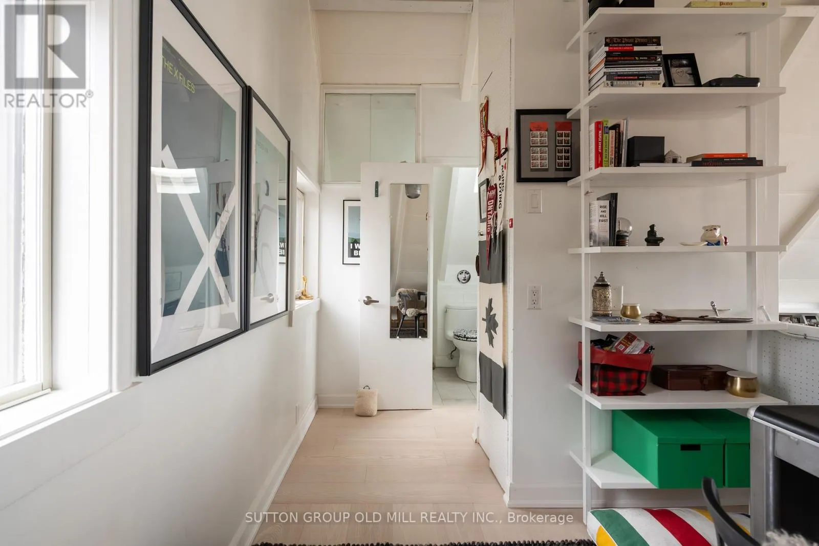 25 LAKESHORE ROAD W
