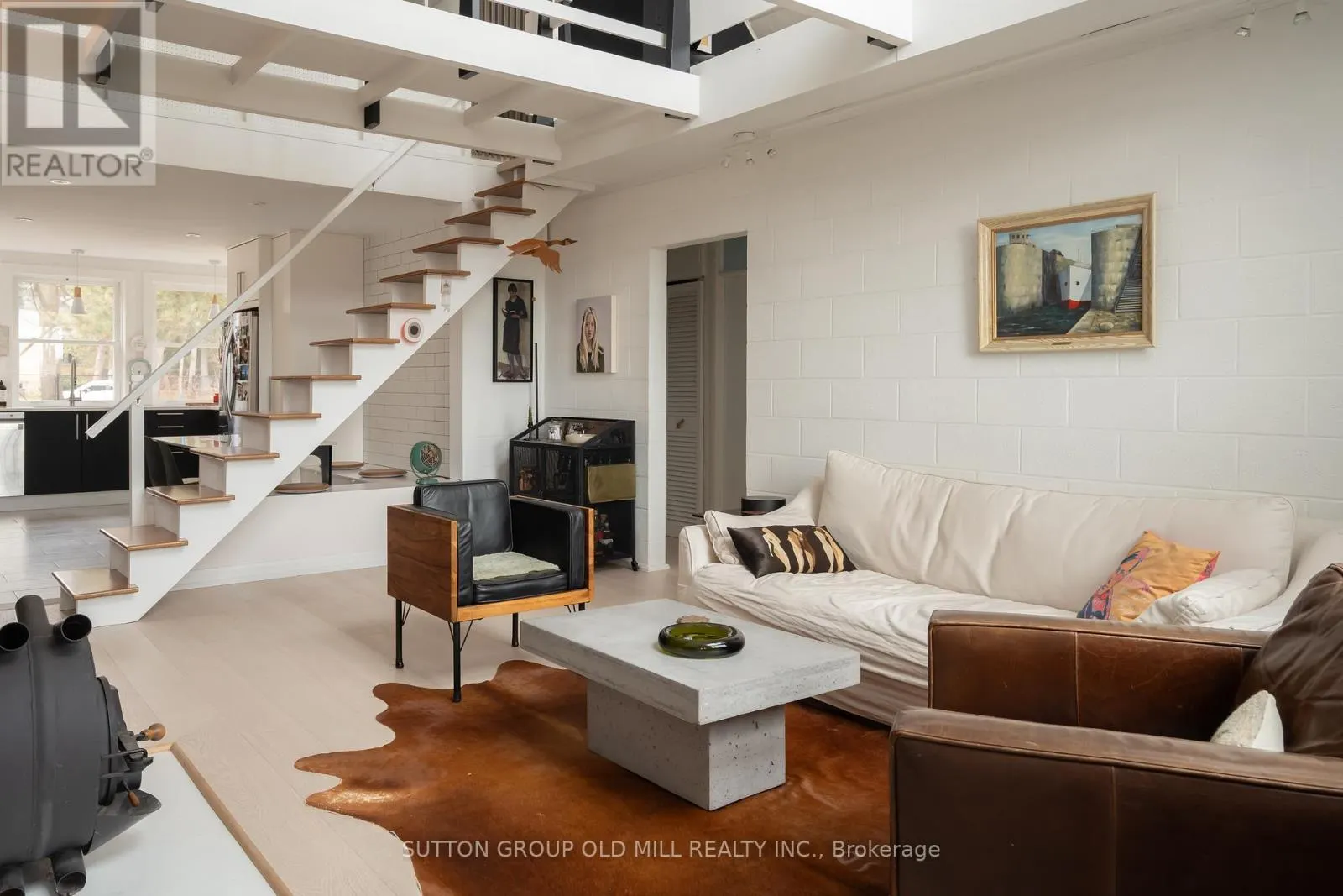 25 LAKESHORE ROAD W