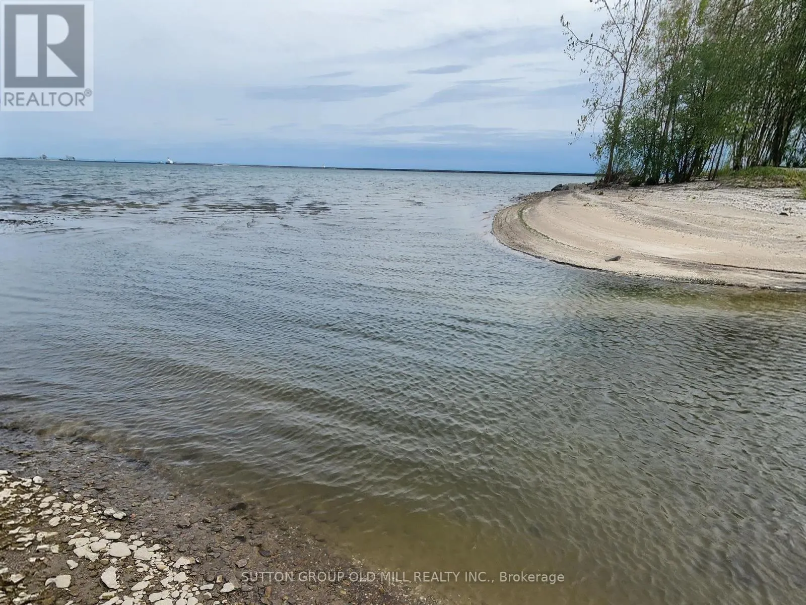 25 LAKESHORE ROAD W